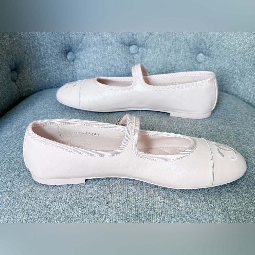 NEW CHANEL CC LOGO LIGHT PINK LEATHER MARYJANE BALLET FLATS SILVER BUCKLE 39 - Picture 14 of 16